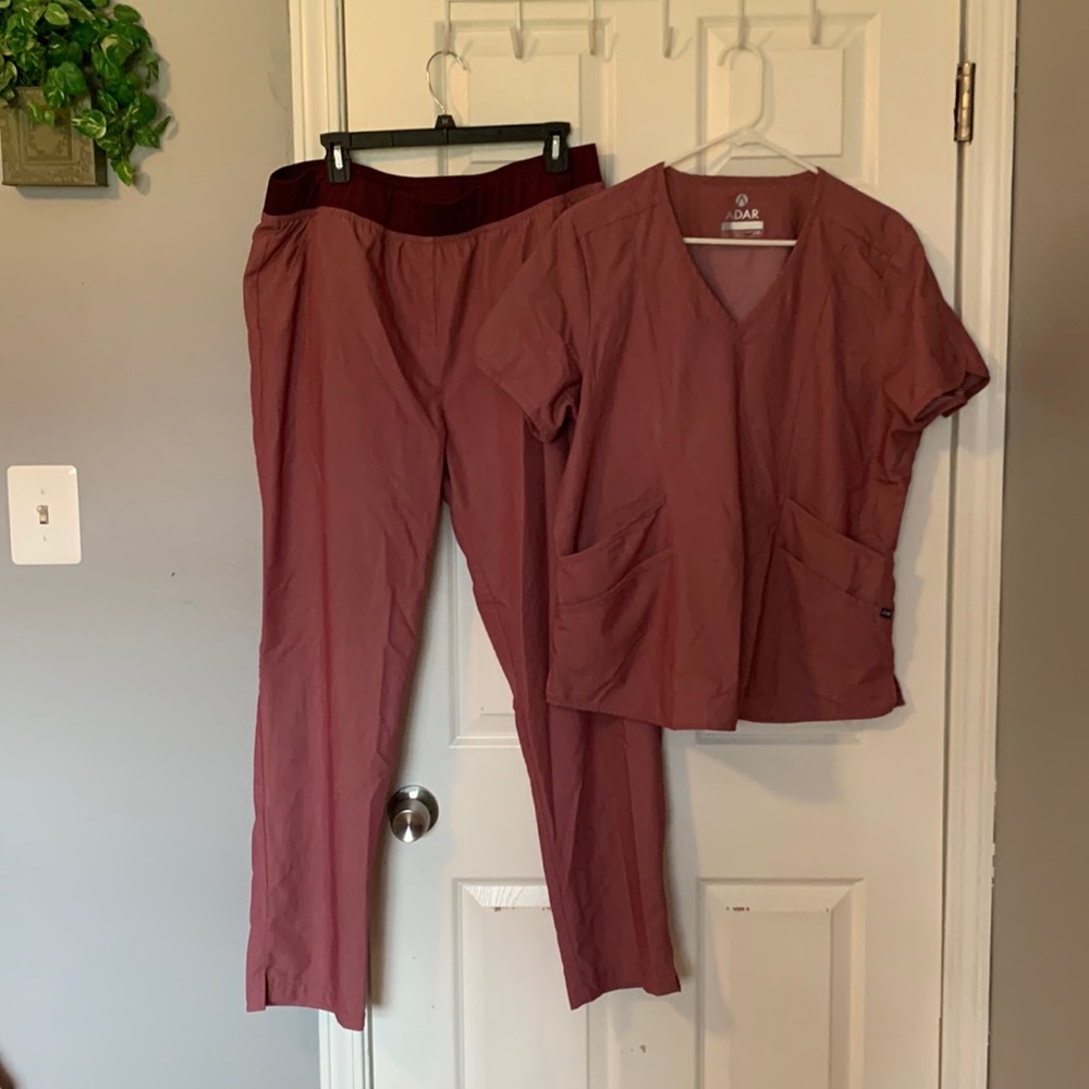 Womens 2XL Adar Pro Scrubs- Top and Bottom